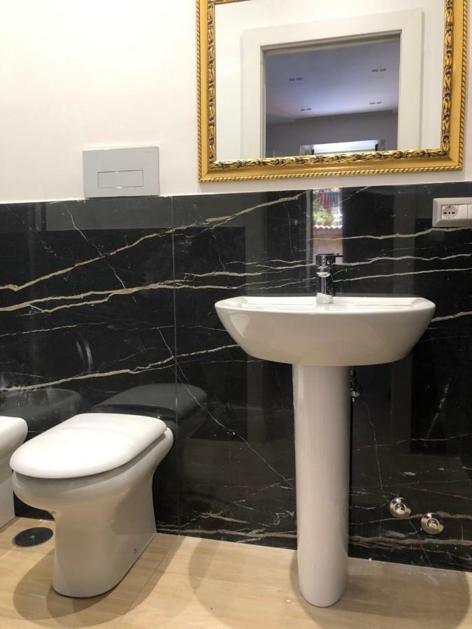 Nsh Apparthotel, Napoli Centro Exteriör bild